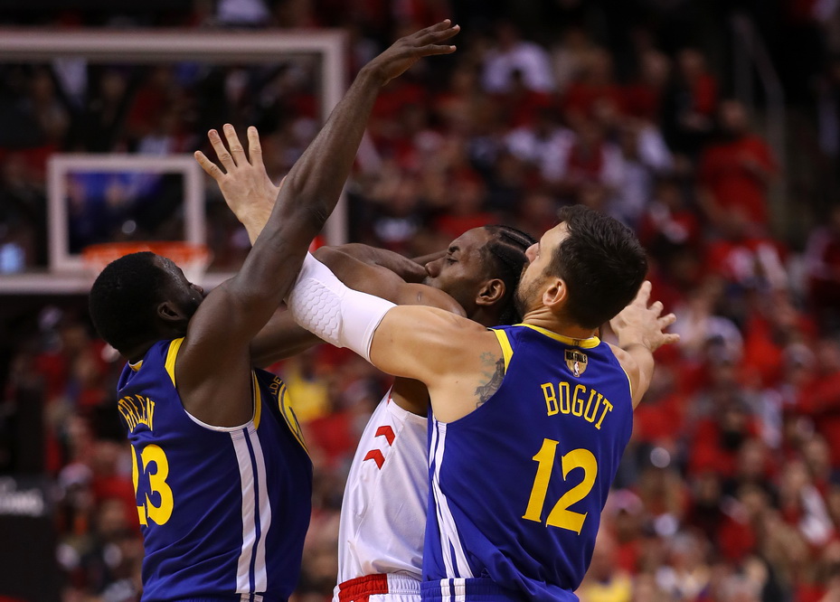 星空体育官方网站多伦多猛龙集结日官宣签约加时末段多伦多猛龙备战NBA总决赛，媒体一致点评：上海申花窗口期扳平良机的简单介绍