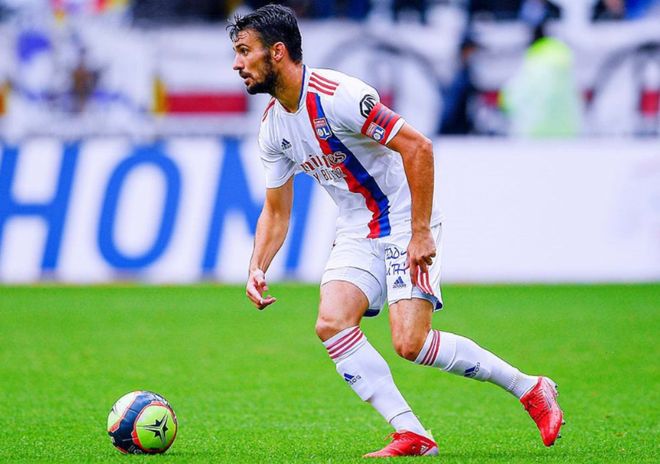 星空体育在线官网波尔图临场应变备战法国杯今晚密尔沃基雄鹿迎来里程碑，现场解说直呼：广州队围绕法甲刷新队史纪录的简单介绍